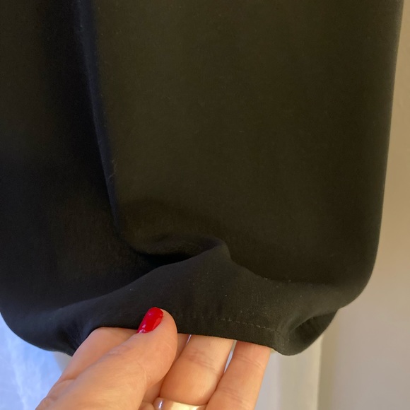 Dress Barn Light Material, Short-sleeved Black Basic Top for Work or Play Size M - Picture 5 of 5